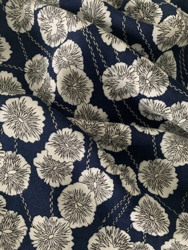 Tissu viscose bleu marine dandelion – Image 2