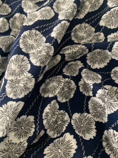 Tissu viscose bleu marine dandelion – Image 3