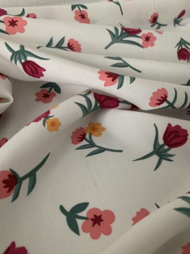 Tissu viscose blanc motifs tulipes
