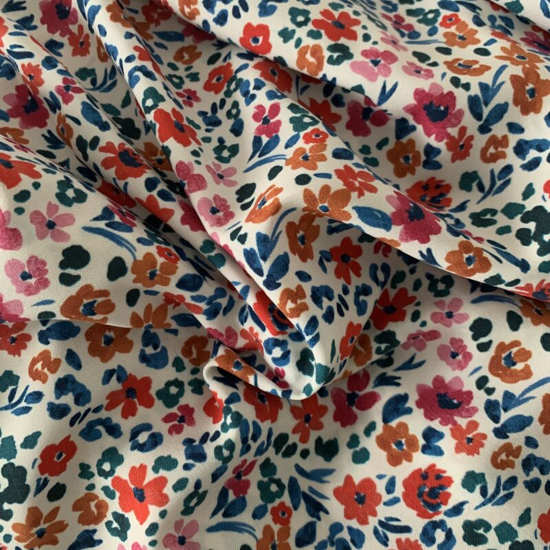 Tissu viscose mélangée fleurs colorées
