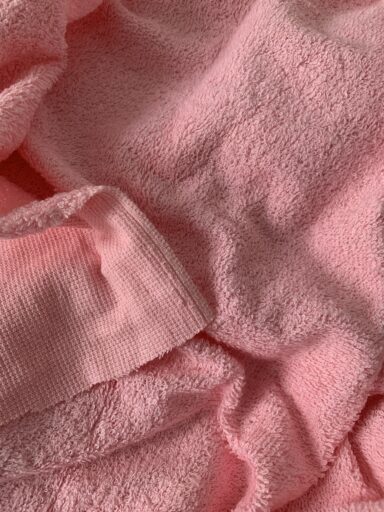 Tissu éponge une face bouclette rose – Image 2
