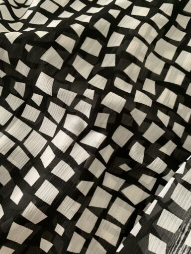 Tissu voile polyester graphique noir et blanc – Image 2