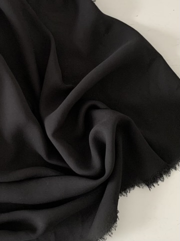 Tissu polyester uni noir – Image 2