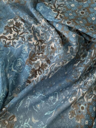 Tissu voile polyester bleu et gris – Image 3