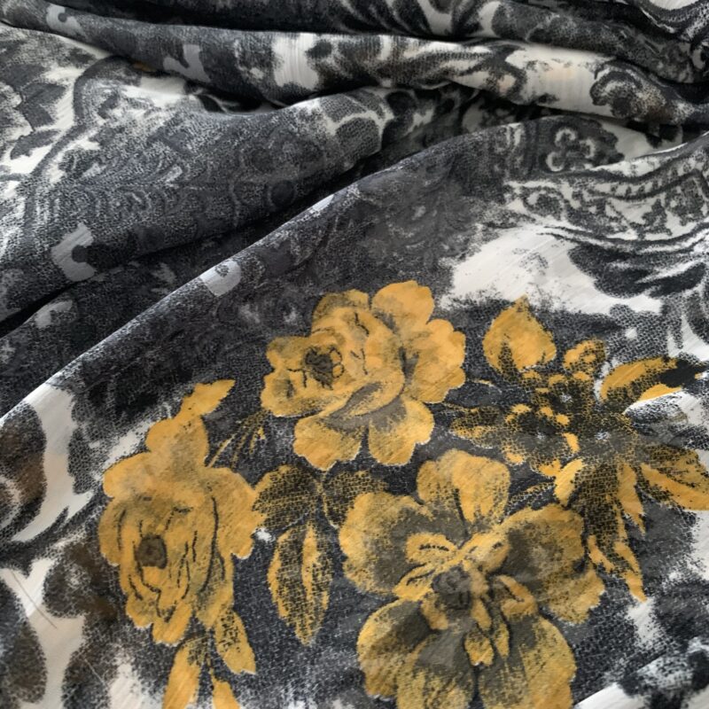 Tissu voile polyester baroque fleuri