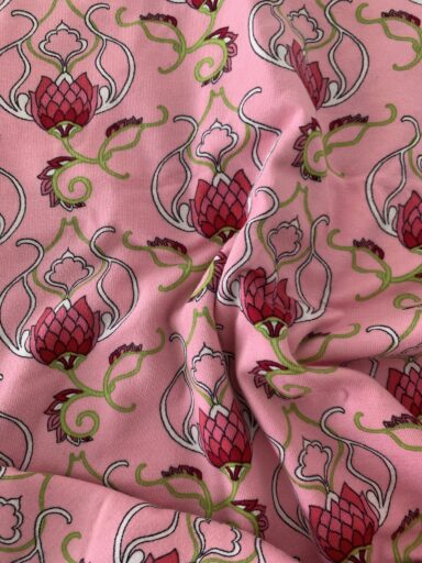 Tissu jersey de coton arabesques roses – Image 3