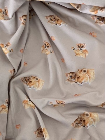 Tissu jersey de coton lionne et lionceau – Image 3