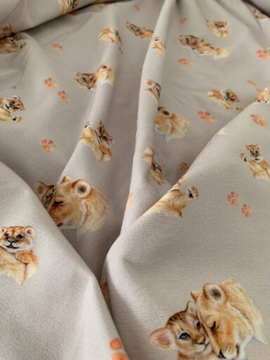 Tissu jersey de coton lionne et lionceau – Image 4