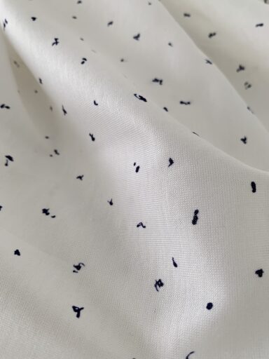Tissu jersey viscose moucheté marine – Image 2