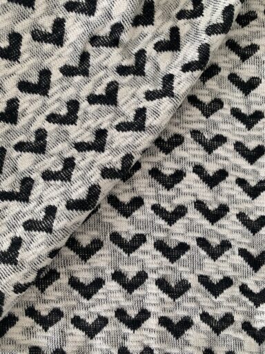 Tissu maille coeur noir et blanc – Image 5