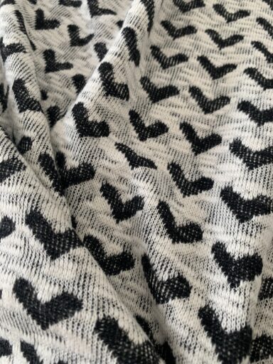Tissu maille coeur noir et blanc – Image 4