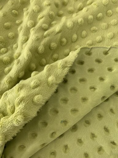 Tissu minky pois relief vert anis – Image 2