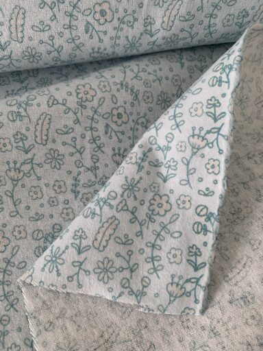Tissu flanelle bleu motifs floraux – Image 2