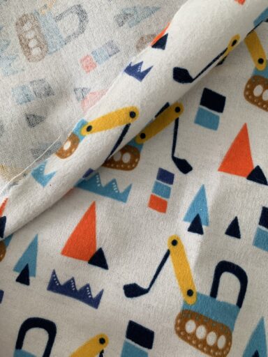 Tissu flanelle motifs tractopelles – Image 2