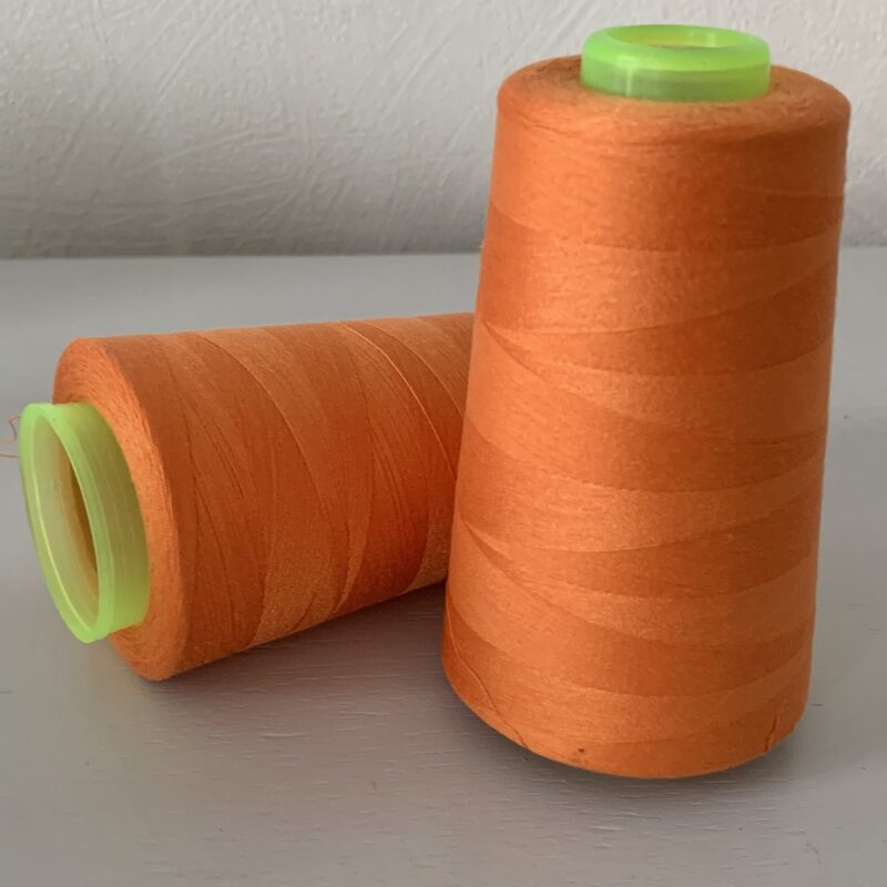 Cône de fil à coudre 2743m orange 100% polyester