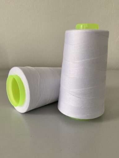 Cône de fil à coudre 2743m blanc 100% polyester