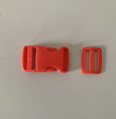 Boucle à coulisse plastique rouge 25mm – Image 3