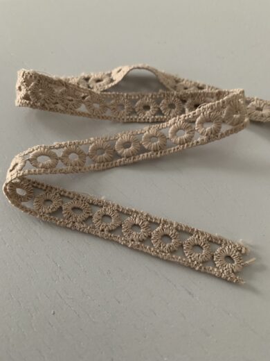 Dentelle coton coloris ficelle 13mm – Image 3