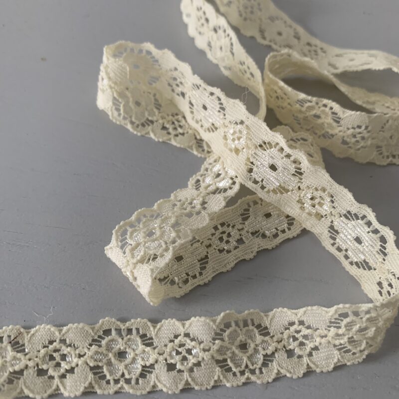Dentelle polyester trèfles écrue 15mm