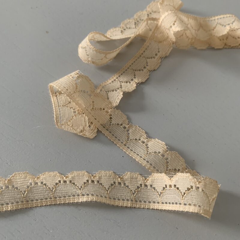 Dentelle polyester abricot 15mm