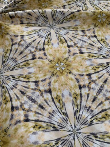 Tissu coton Gütermann rosace jaune – Image 3
