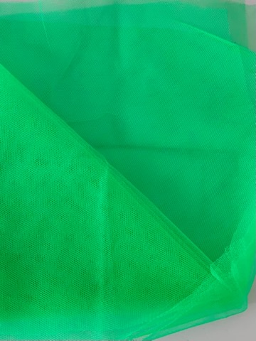 Tissu tulle vert pomme – Image 4