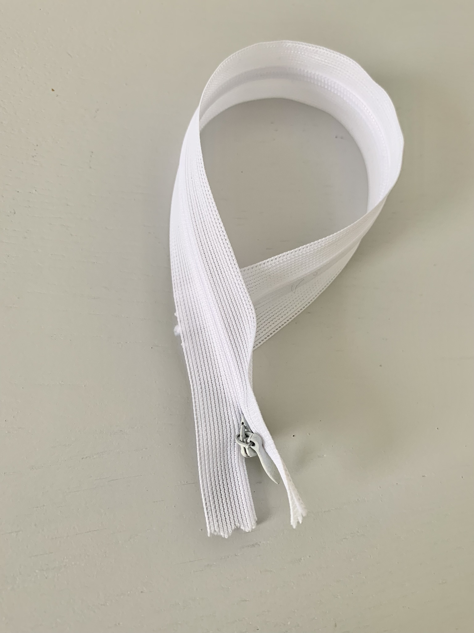 Fermeture à glissière invisible blanche 24 cm – Image 4
