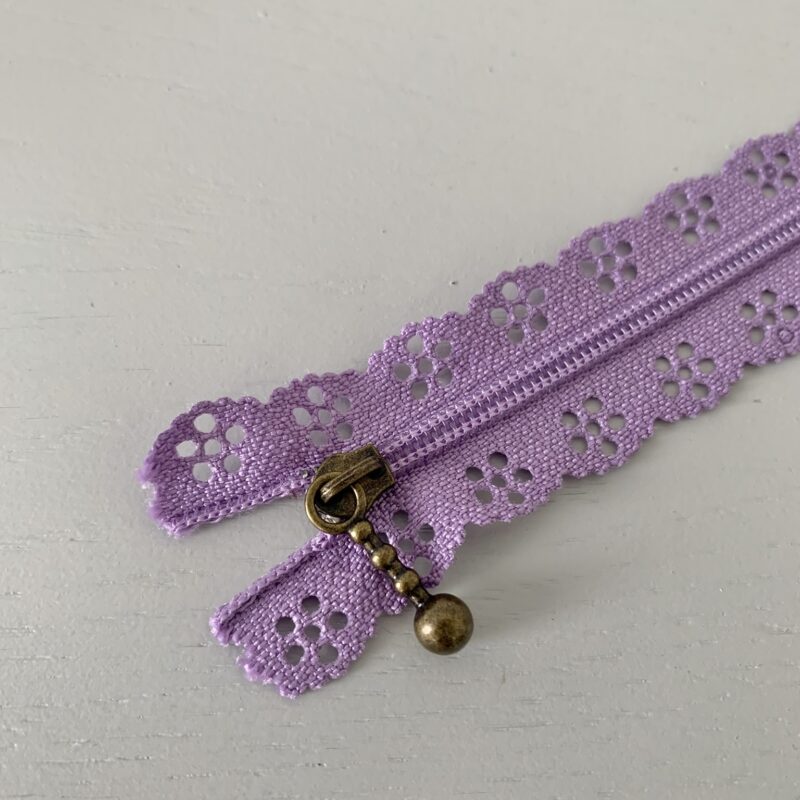 Fermeture à glissière fantaisie dentelle parme 25cm