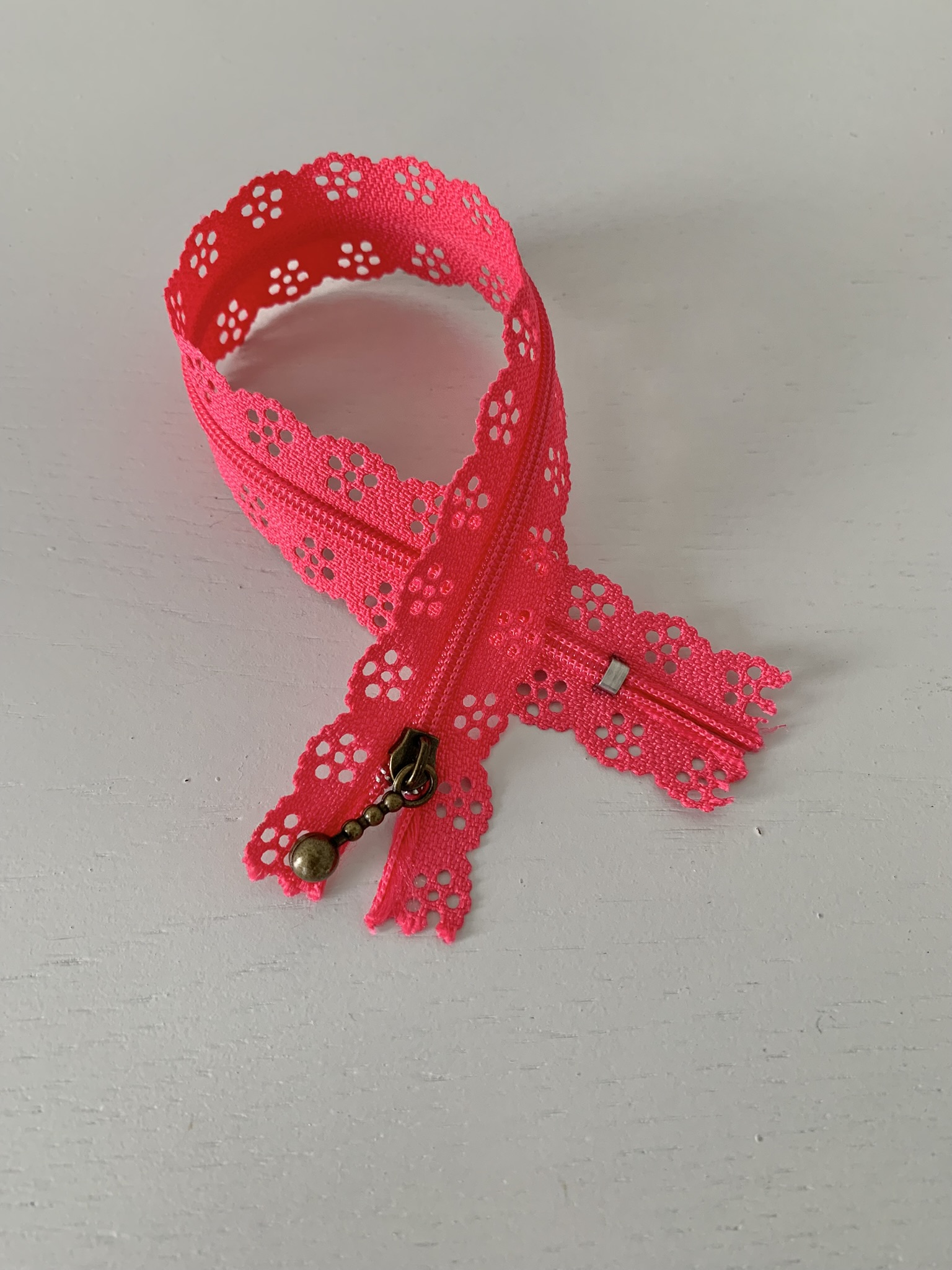 Fermeture à glissière fantaisie dentelle rose 25cm – Image 2