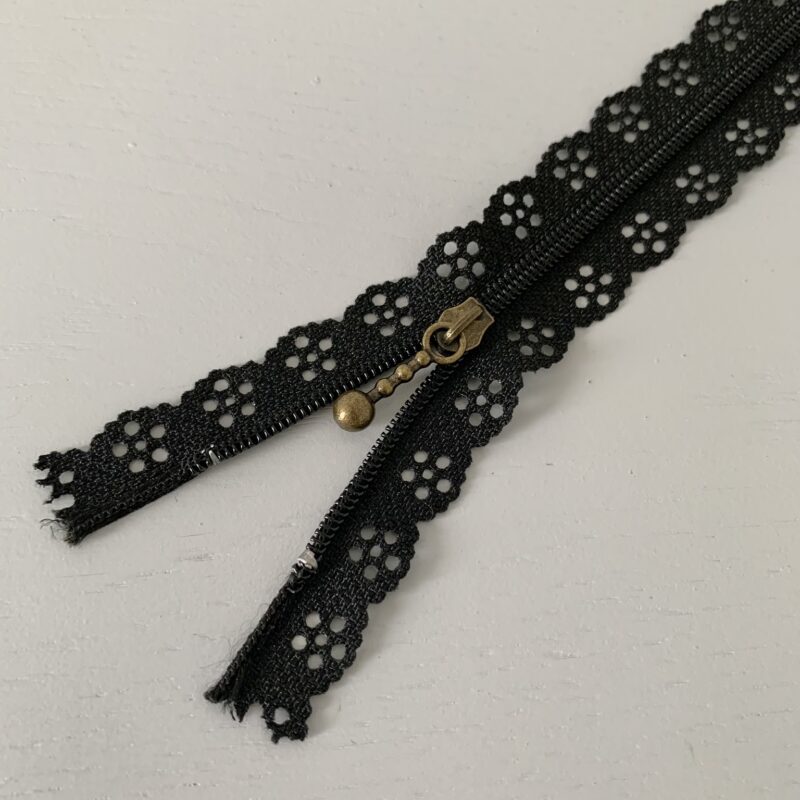 Fermeture à glissière fantaisie dentelle noire 25cm