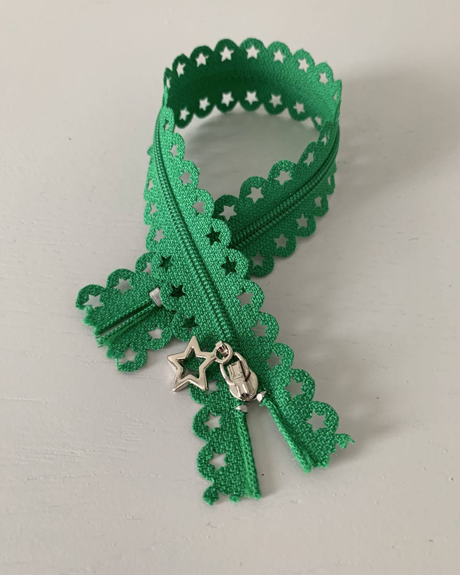 Fermeture à glissière fantaisie étoile verte 24cm – Image 2