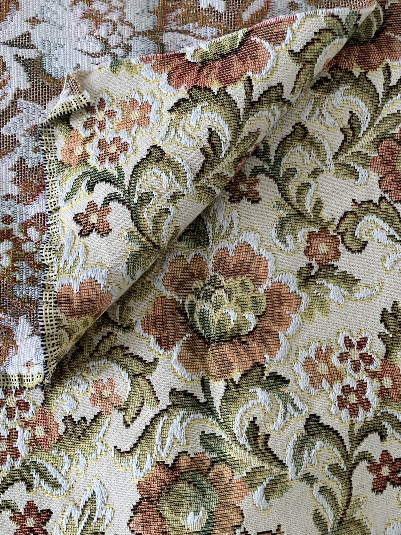Tissu jacquard Gobelin motifs fleuris – Image 3