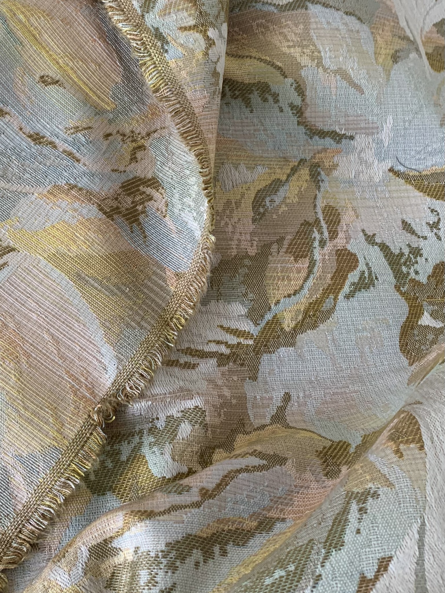 Tissu jacquard souple motifs floraux – Image 2