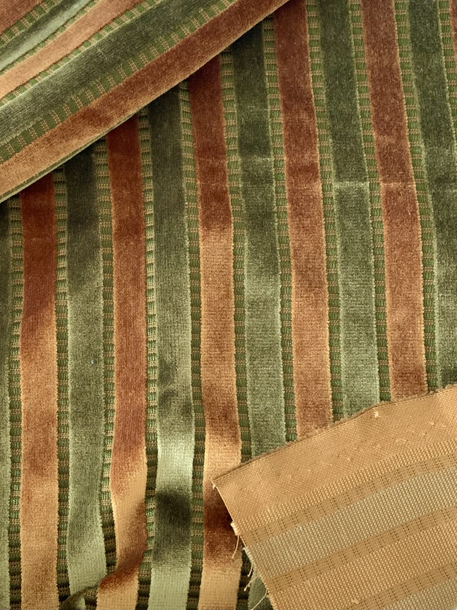 Tissu velours ameublement bicolore – Image 2