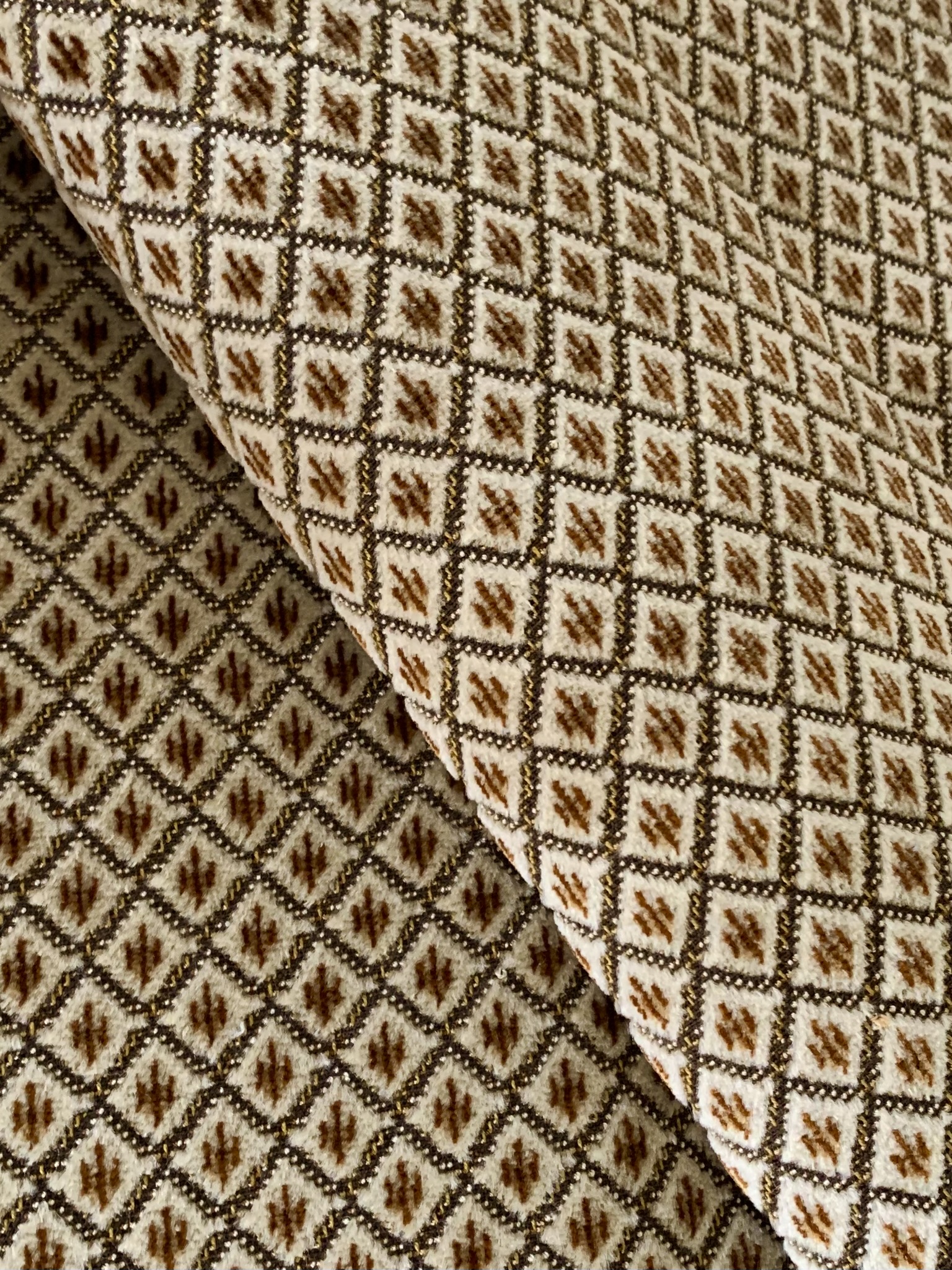Tissu tapissier losanges beige velours
