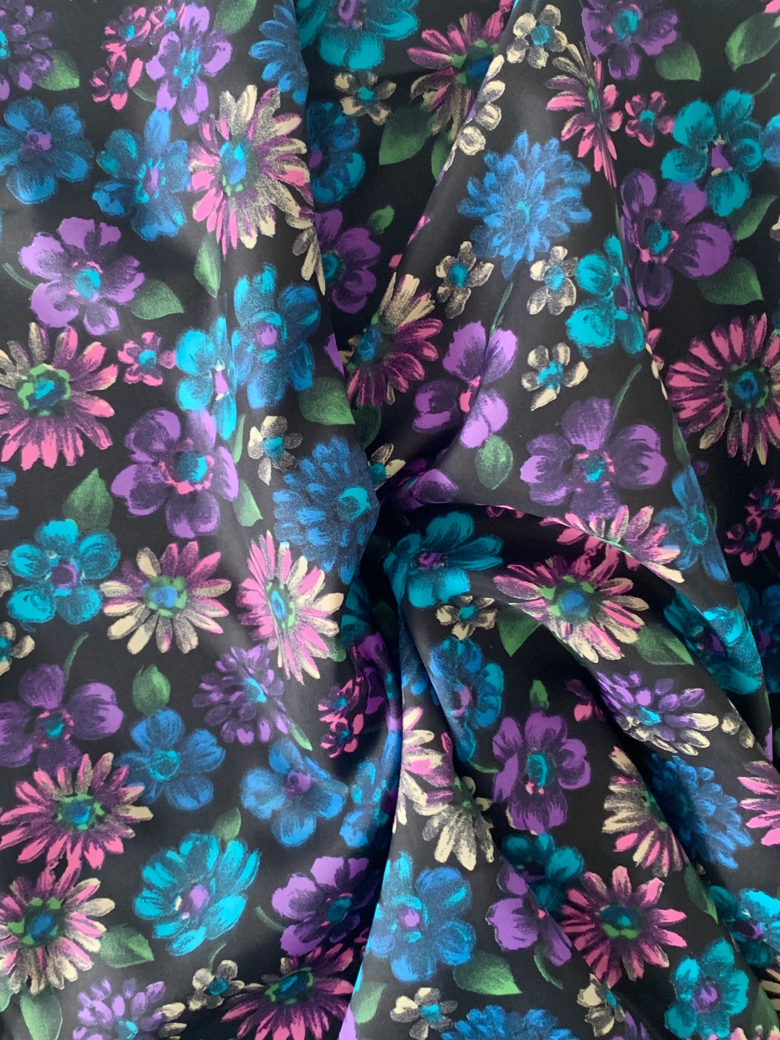 Tissu doublure synthétique fleurs colorées