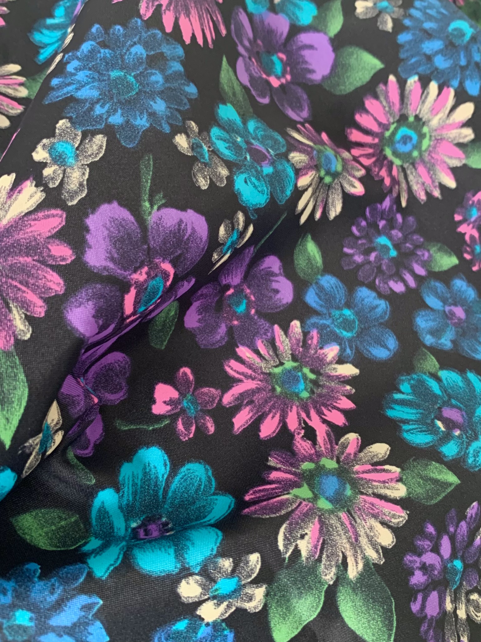 Tissu doublure synthétique fleurs colorées – Image 5