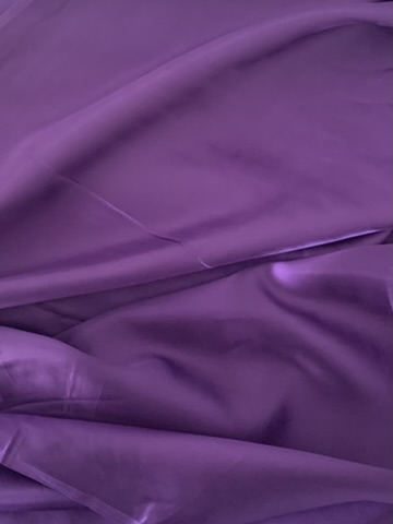Tissu doublure satin coloris violet – Image 4