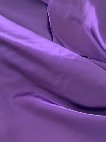 Tissu doublure satin coloris violet – Image 3