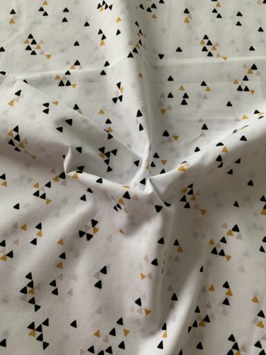 Tissu coton motifs triangles moutarde – Image 2