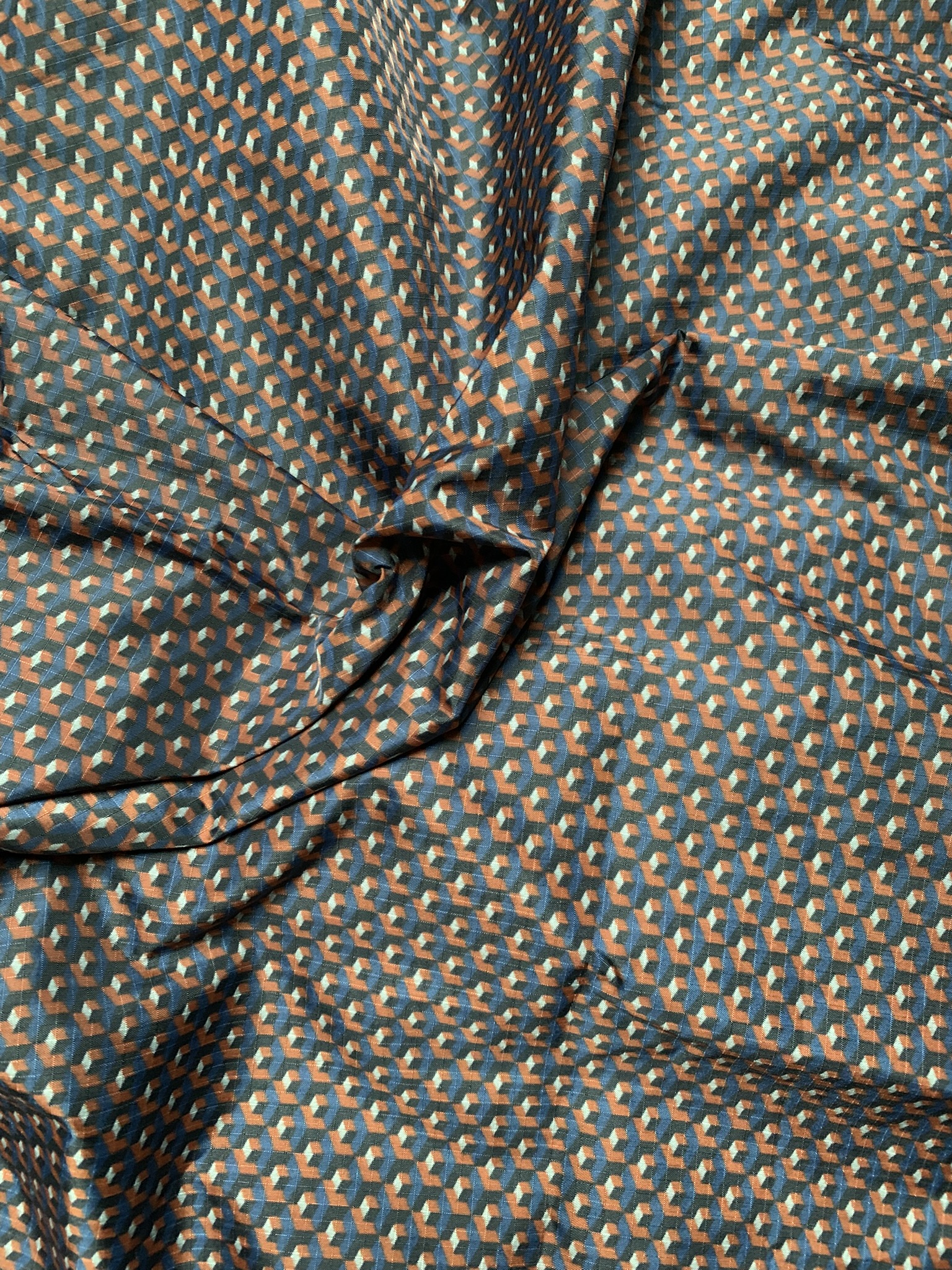 Tissu doublure motif cubes – Image 4