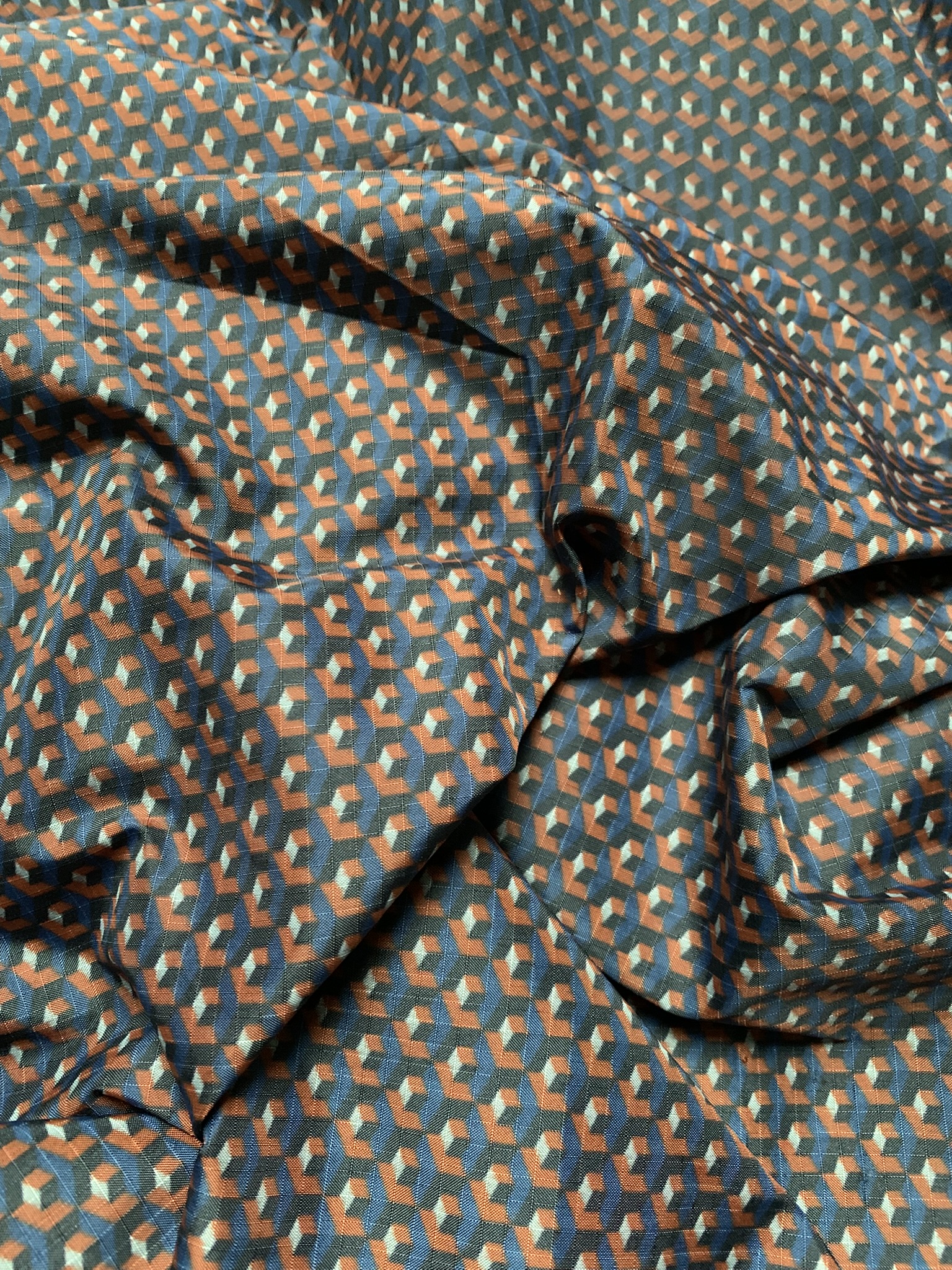 Tissu doublure motif cubes – Image 3