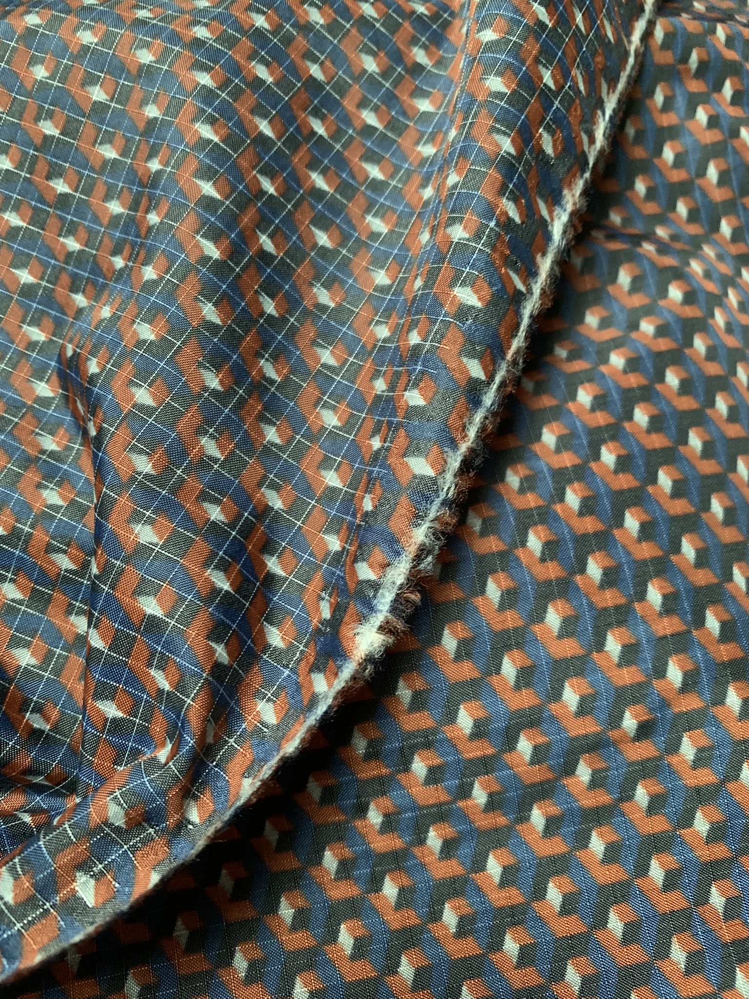 Tissu doublure motif cubes – Image 2