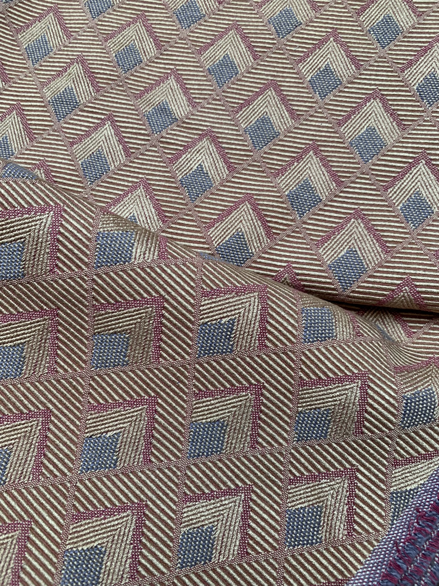 Tissu ameublement jacquard losange bronze – Image 3