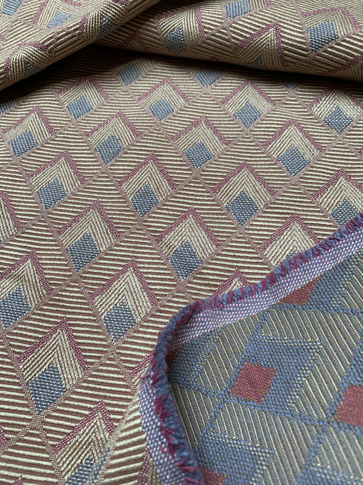 Tissu ameublement jacquard losange bronze – Image 2