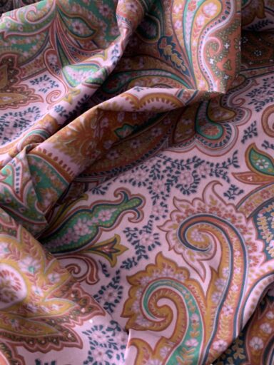 Tissu coton imprimé motifs cachemire – Image 2