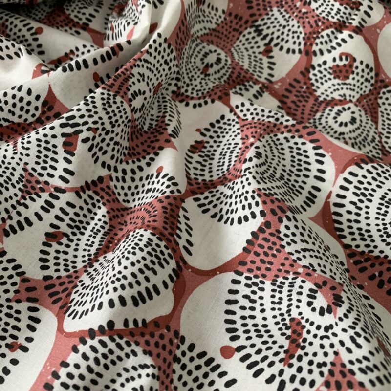 Tissu coton imprimé terracotta et noir