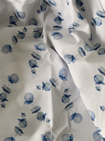 Tissu coton imprimé bleu et blanc – Image 3