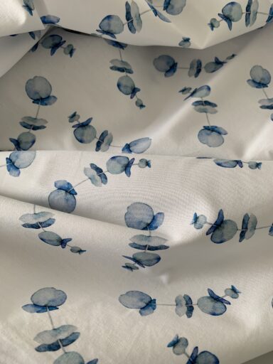 Tissu coton imprimé bleu et blanc