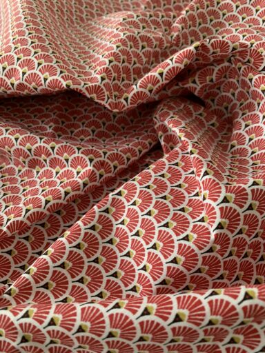 Tissu coton motifs éventail rouge – Image 2